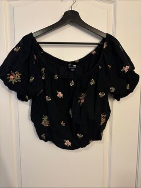American Eagle Outfitters Black Floral Off-Shoulder Puff Sleeve Top